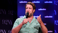 Dave Portnoy has message for 'trashy, ratchet influencers' amid viral Nantucket sign controversy